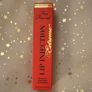 Too Faced Lip Injection Extreme - Bold Red